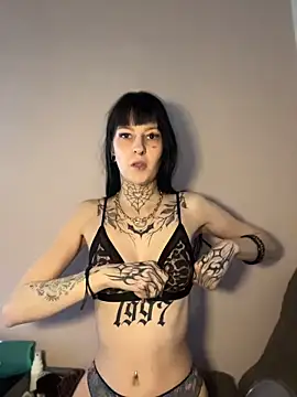 Seductively4 20 online show from May 11, 9:59 am