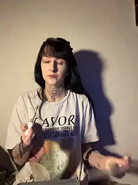 Seductively4 20 online show from May 16, 9:35 pm