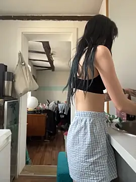 Seductively4 20 online show from May 31, 9:27 am