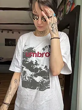 Seductively4 20 online show from June 5, 9:37 am