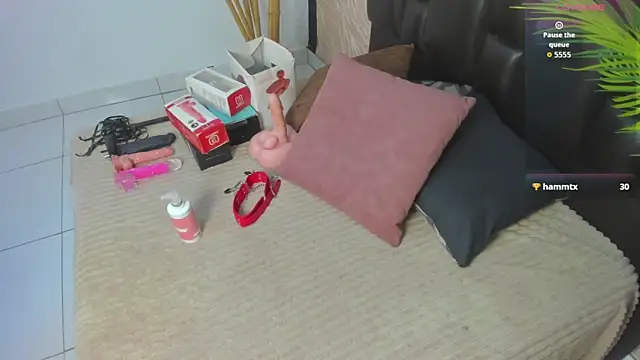 Snapshot of alana_bonny chatting on September 16, 12:06 pm alana bonny online show from September 16, 12:06 pm