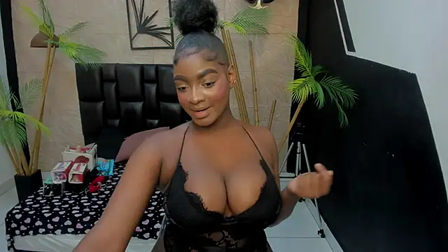 Snapshot of alana_bonny chatting on November 7, 12:05 pm alana bonny online show from November 7, 12:05 pm