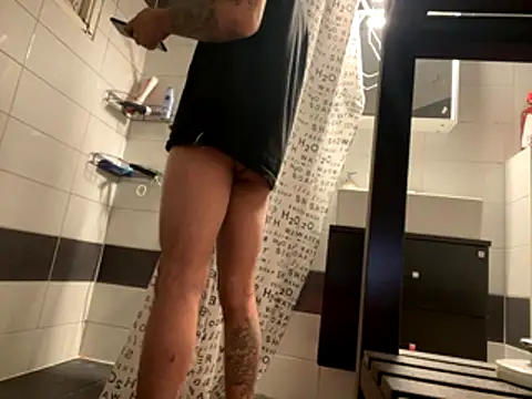 Snapshot of Tholel420 chatting on November 24, 8:41 pm Tholel420 online show from November 24, 8:41 pm