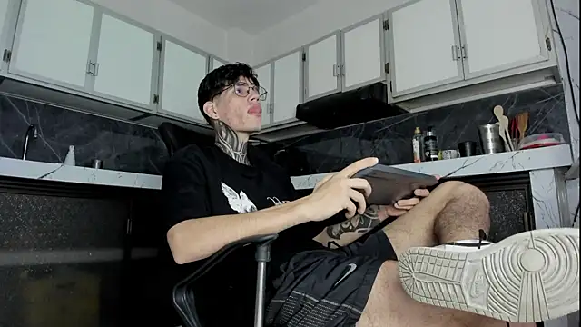 david huge online show from February 21, 11:50 pm