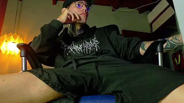david huge online show from May 11, 5:02 am