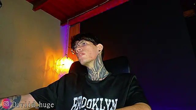 david huge online show from June 13, 8:34 am