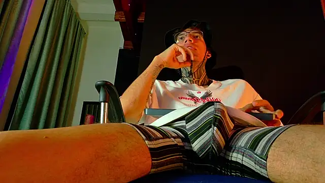 david huge online show from July 18, 5:55 am