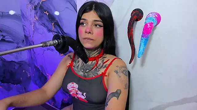 Emily Evo online show from June 18, 11:58 am