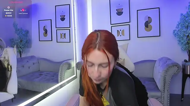 Snapshot of Alicia_leclair chatting on December 2, 3:34 am Alicia leclair online show from December 2, 3:34 am