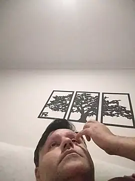 Snapshot of LeoMaduroSP chatting on November 12, 3:51 am LeoMaduroSP online show from November 12, 3:51 am