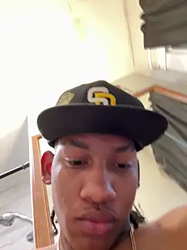 Snapshot of mikyng chatting on October 8, 1:31 pm mikyng online show from October 8, 1:31 pm