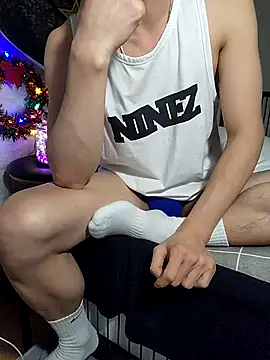 Snapshot of icejuljulju chatting on December 22, 1:41 pm icejuljulju online show from December 22, 1:41 pm