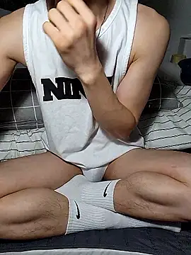 Snapshot of icejuljulju chatting on January 19, 1:37 pm icejuljulju online show from January 19, 1:37 pm