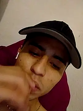 Snapshot of RSantilMorgt chatting on April 2, 11:24 pm RSantilMorgt online show from April 2, 11:24 pm