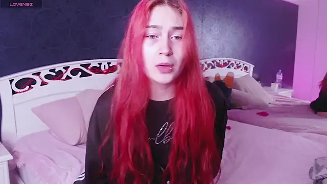 Lili Luuu online show from January 17, 3:06 pm