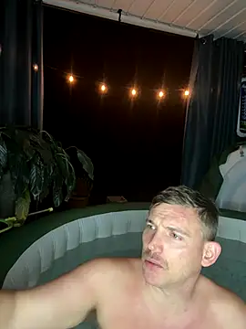 Snapshot of Integrityofsin chatting on October 18, 2:03 am Integrityofsin online show from October 18, 2:03 am