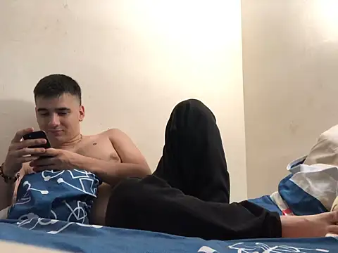 Snapshot of Cesar_Augusto chatting on September 15, 1:49 am Cesar Augusto online show from September 15, 1:49 am