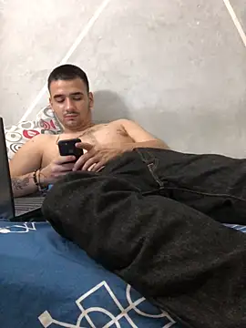 Snapshot of Cesar_Augusto chatting on October 19, 6:03 am Cesar Augusto online show from October 19, 6:03 am