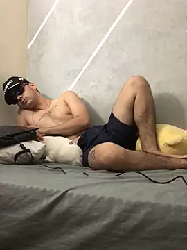 Snapshot of Cesar_Augusto chatting on November 1, 1:29 am Cesar Augusto online show from November 1, 1:29 am