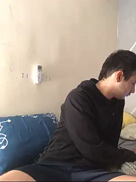 Snapshot of Cesar_Augusto chatting on February 12, 11:49 am Cesar Augusto online show from February 12, 11:49 am