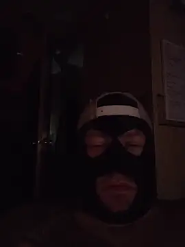 Snapshot of JoeyUhOh chatting on November 9, 10:02 am JoeyUhOh online show from November 9, 10:02 am