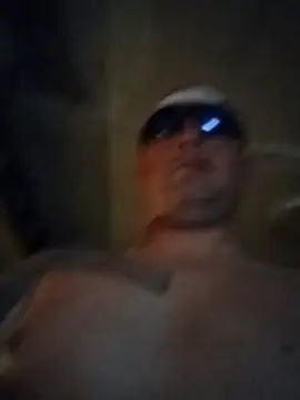 Snapshot of JoeyUhOh chatting on December 19, 9:16 am JoeyUhOh online show from December 19, 9:16 am