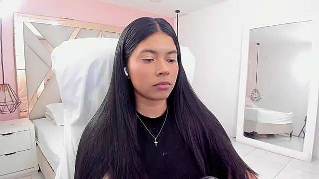 Snapshot of samantaa_shy chatting on November 15, 2:42 am samantaa shy online show from November 15, 2:42 am