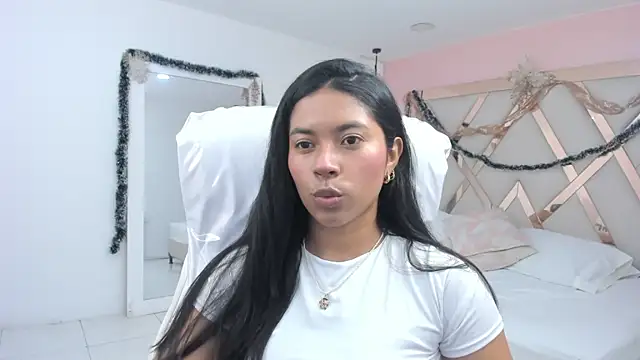 Snapshot of samantaa_shy chatting on December 15, 12:59 am samantaa shy online show from December 15, 12:59 am