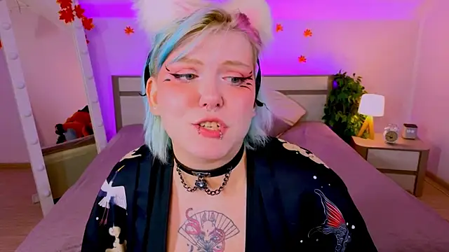 Snapshot of bluelunaray chatting on October 10, 9:52 am bluelunaray online show from October 10, 9:52 am