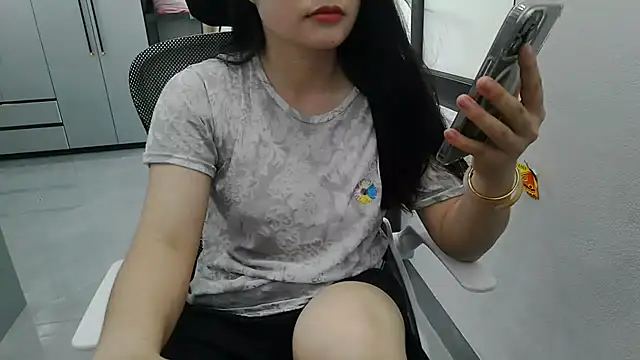 Snapshot of Emachiii chatting on May 14, 1:12 am Emachiii online show from May 14, 1:12 am