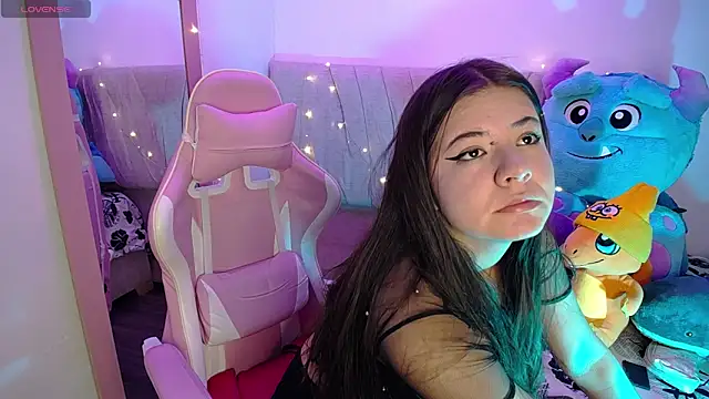 Snapshot of Stepha_babe chatting on December 17, 5:35 am Stepha babe online show from December 17, 5:35 am