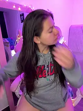 Snapshot of Stepha_babe chatting on December 21, 9:16 am Stepha babe online show from December 21, 9:16 am