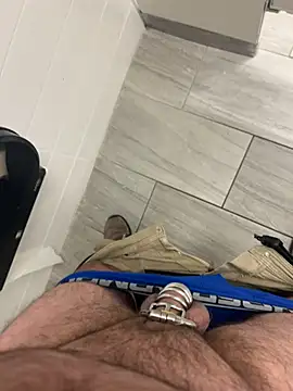 Snapshot of Malesub-84 chatting on November 7, 2:39 pm Malesub-84 online show from November 7, 2:39 pm