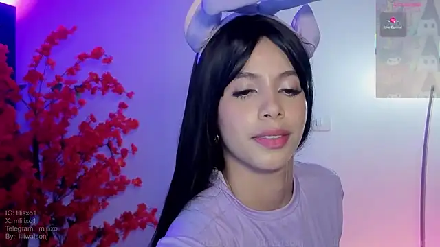 Snapshot of lilijwatson chatting on October 20, 3:29 am lilijwatson online show from October 20, 3:29 am