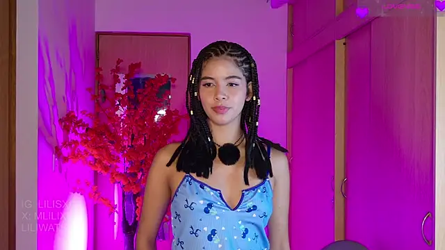 lilijwatson online show from May 4, 2:18 am