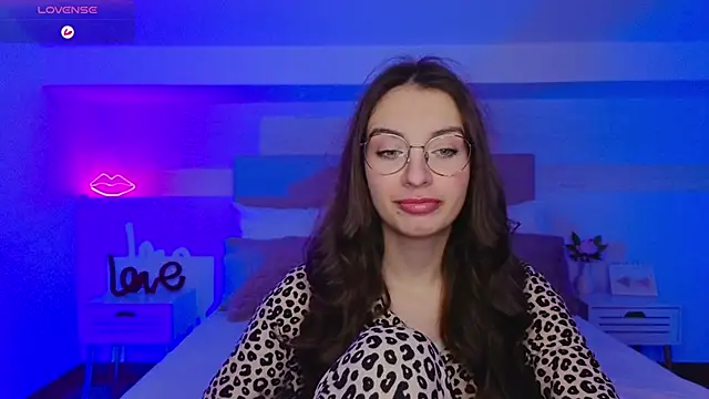 Real cutie1 online show from November 16, 9:09 pm