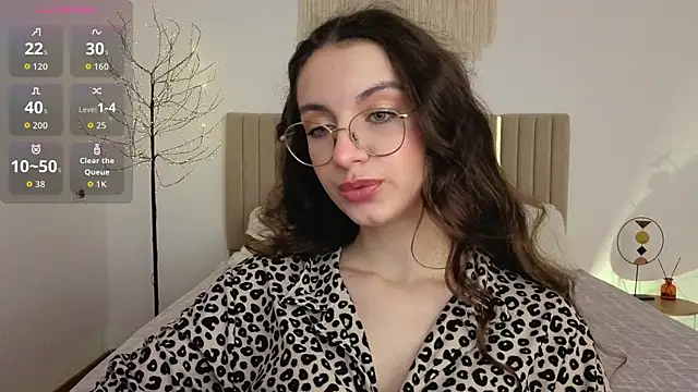 Real cutie1 online show from June 6, 12:54 pm