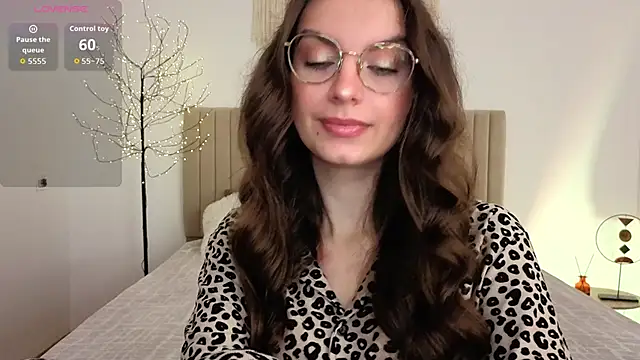 Real cutie1 online show from June 13, 12:47 pm