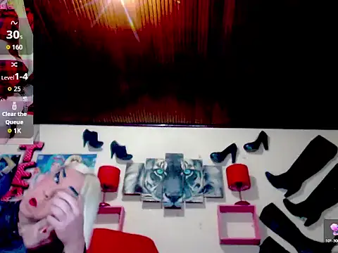 Snapshot of blondehot5v chatting on September 23, 12:08 pm blondehot5v online show from September 23, 12:08 pm