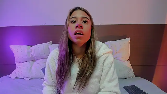 Rachell criss online show from June 11, 4:43 am