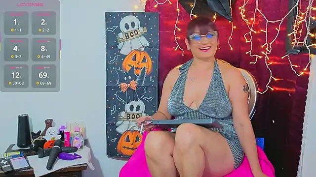 Snapshot of ElegantRouse chatting on October 18, 7:03 pm ElegantRouse online show from October 18, 7:03 pm