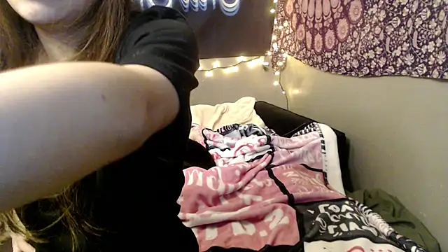 London Ray online show from July 8, 10:47 pm