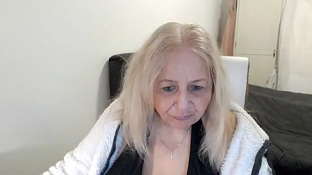 Snapshot of SusiLifeXXX chatting on May 20, 8:04 pm SusiLifeXXX online show from May 20, 8:04 pm