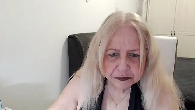Snapshot of SusiLifeXXX chatting on May 28, 8:06 pm SusiLifeXXX online show from May 28, 8:06 pm