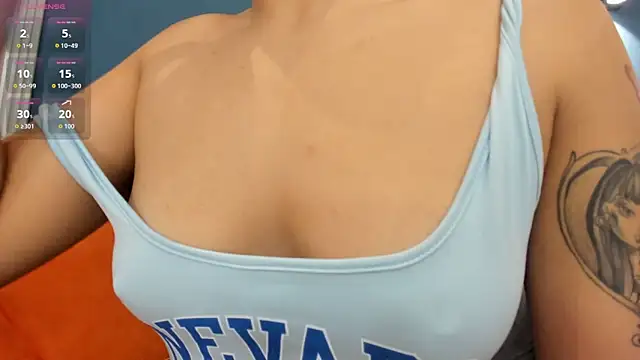 Snapshot of MartinaBlakees chatting on December 5, 12:47 pm MartinaBlakees online show from December 5, 12:47 pm