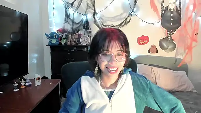 Snapshot of dolliette24 chatting on October 26, 3:45 am dolliette24 online show from October 26, 3:45 am