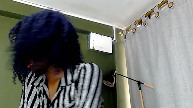 Snapshot of Evaa_18 chatting on September 16, 5:36 pm Evaa 18 online show from September 16, 5:36 pm