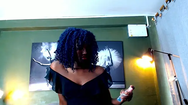 Snapshot of Evaa_18 chatting on September 19, 5:35 pm Evaa 18 online show from September 19, 5:35 pm