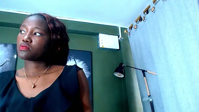 Snapshot of Evaa_18 chatting on October 4, 5:33 pm Evaa 18 online show from October 4, 5:33 pm