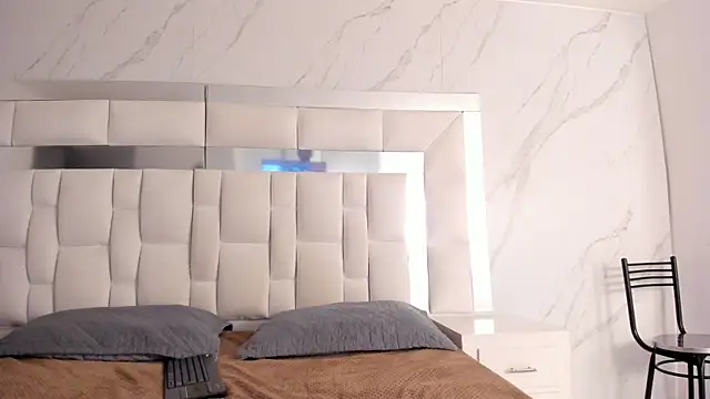 Maia Park online show from January 12, 1:49 pm